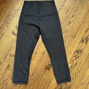 Lulu lemon 3/4 length yoga pants size 4